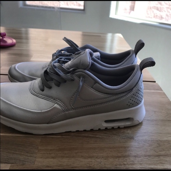 silver nike thea